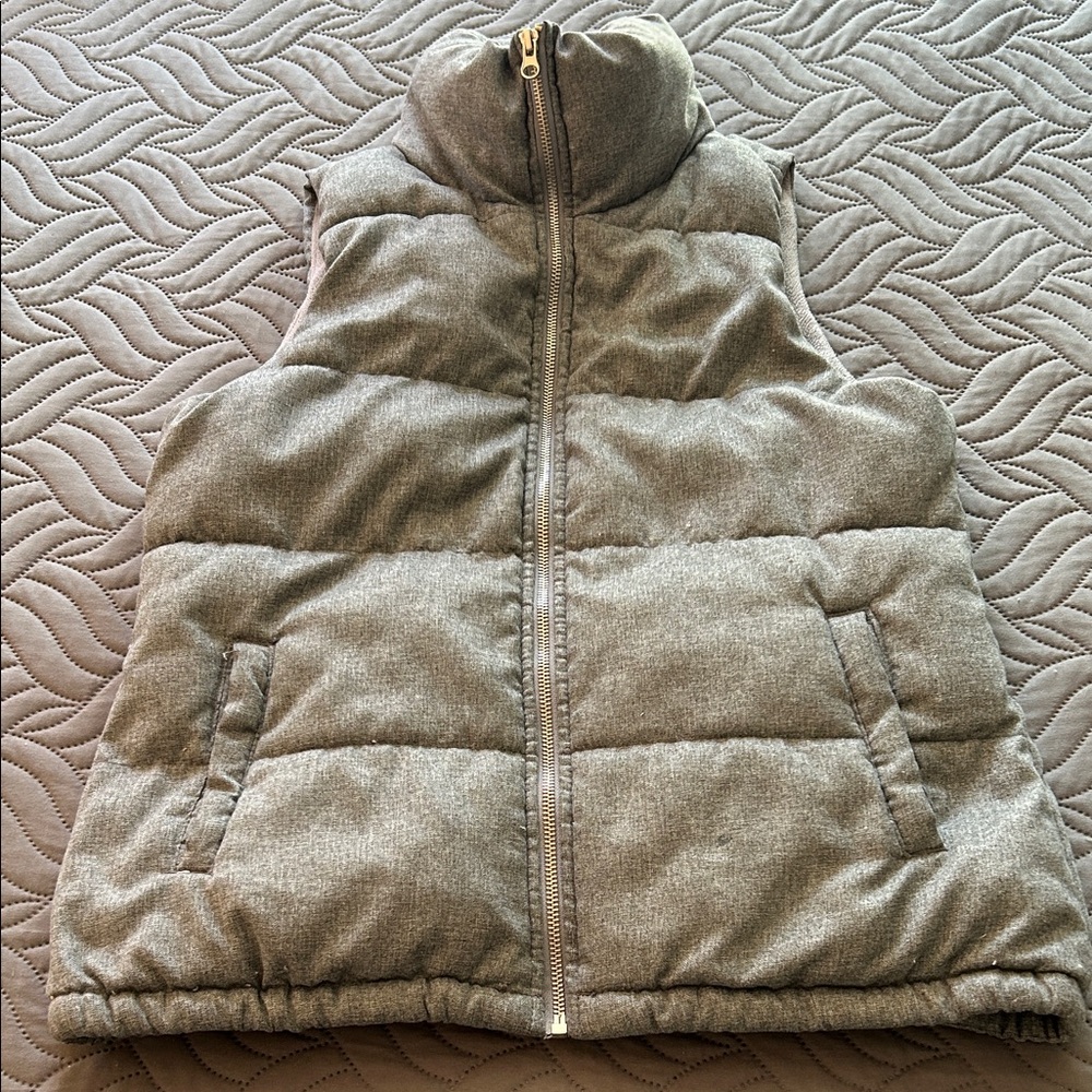 🩶Old Navy Gray Puffer Vest